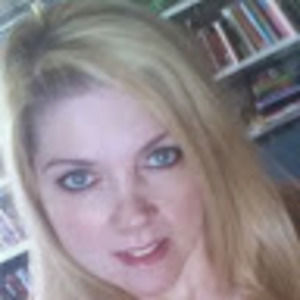 Meet your Posher, Hollee